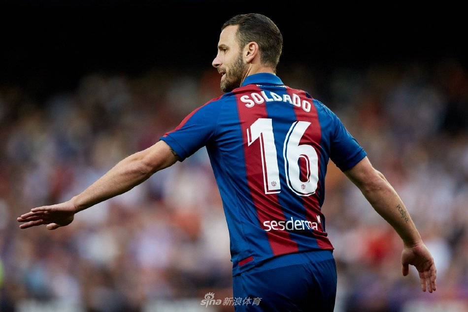 留在比赛现 留在比赛现